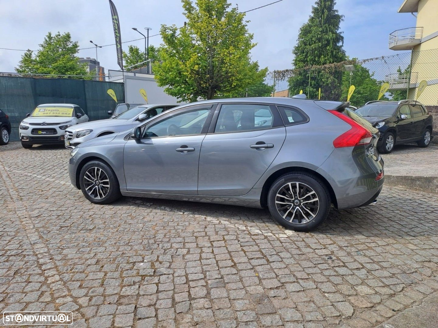 Volvo V40 2.0 D3 Momentum - 5