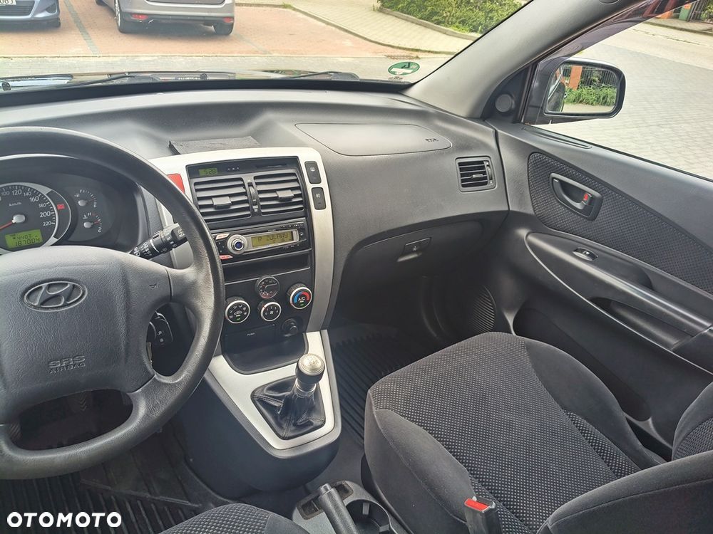 Hyundai Tucson 2.0 Comfort 2WD - 17