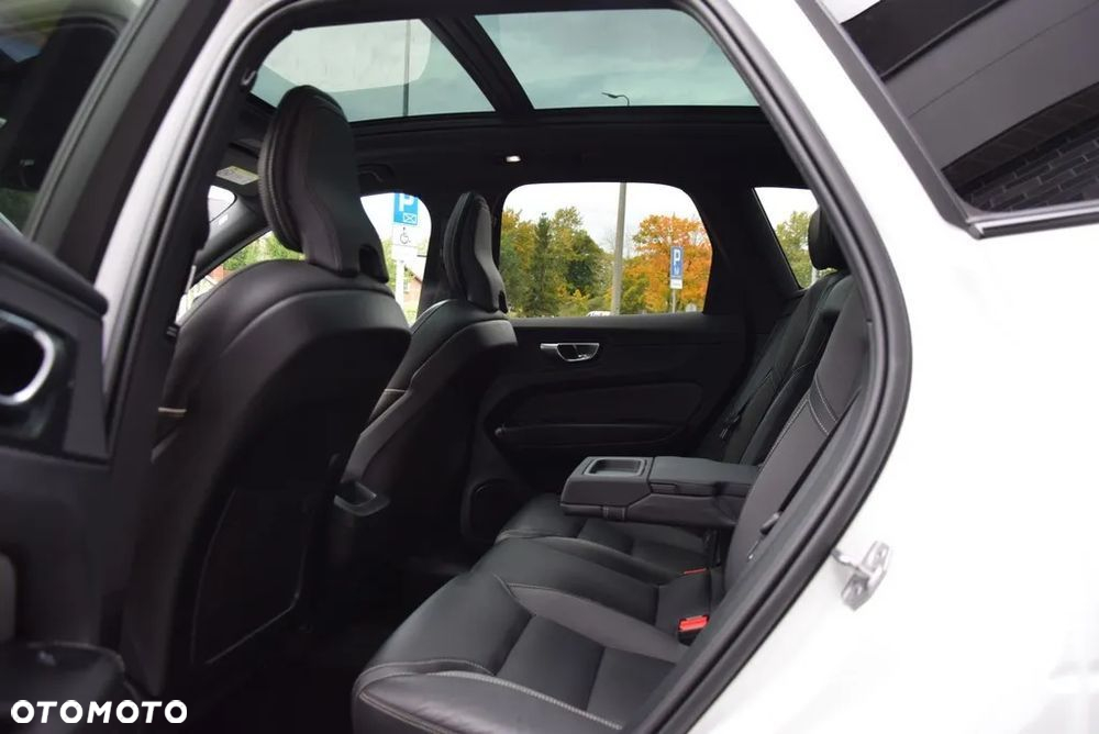Volvo XC 60 B4 D Geartronic RDesign - 24