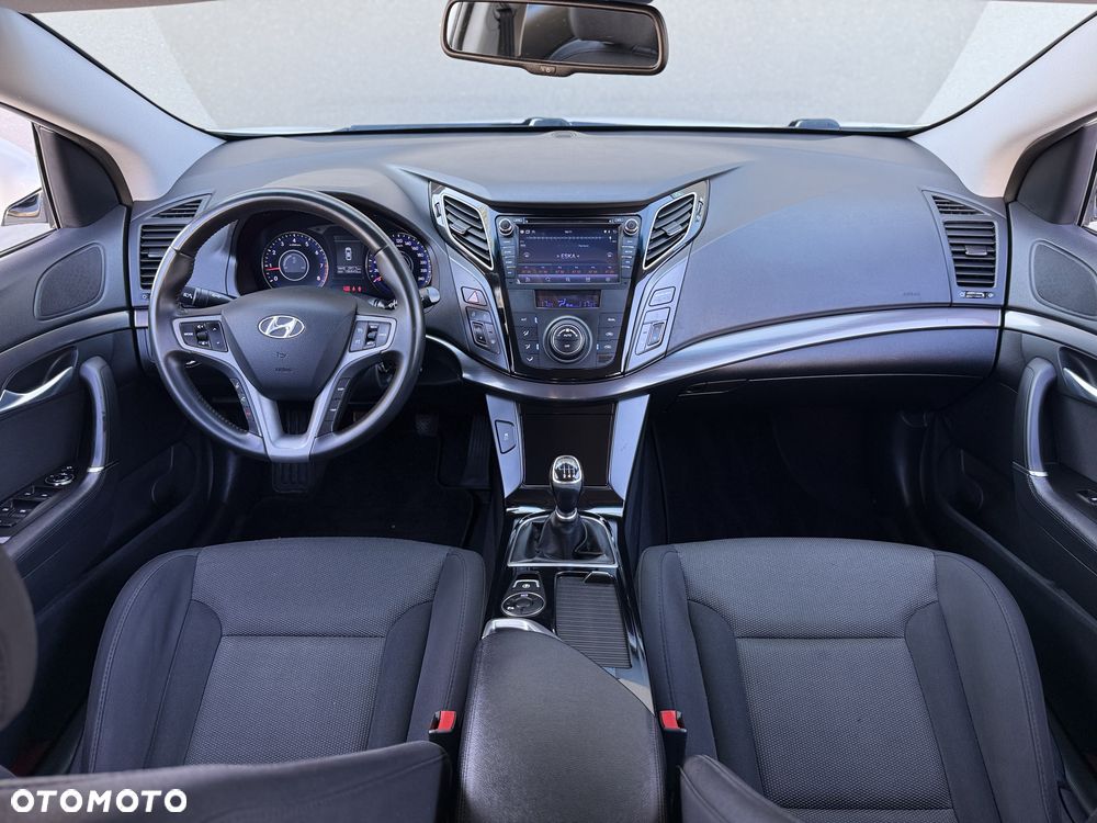 Hyundai i40 Kombi 1.6 Trend - 25