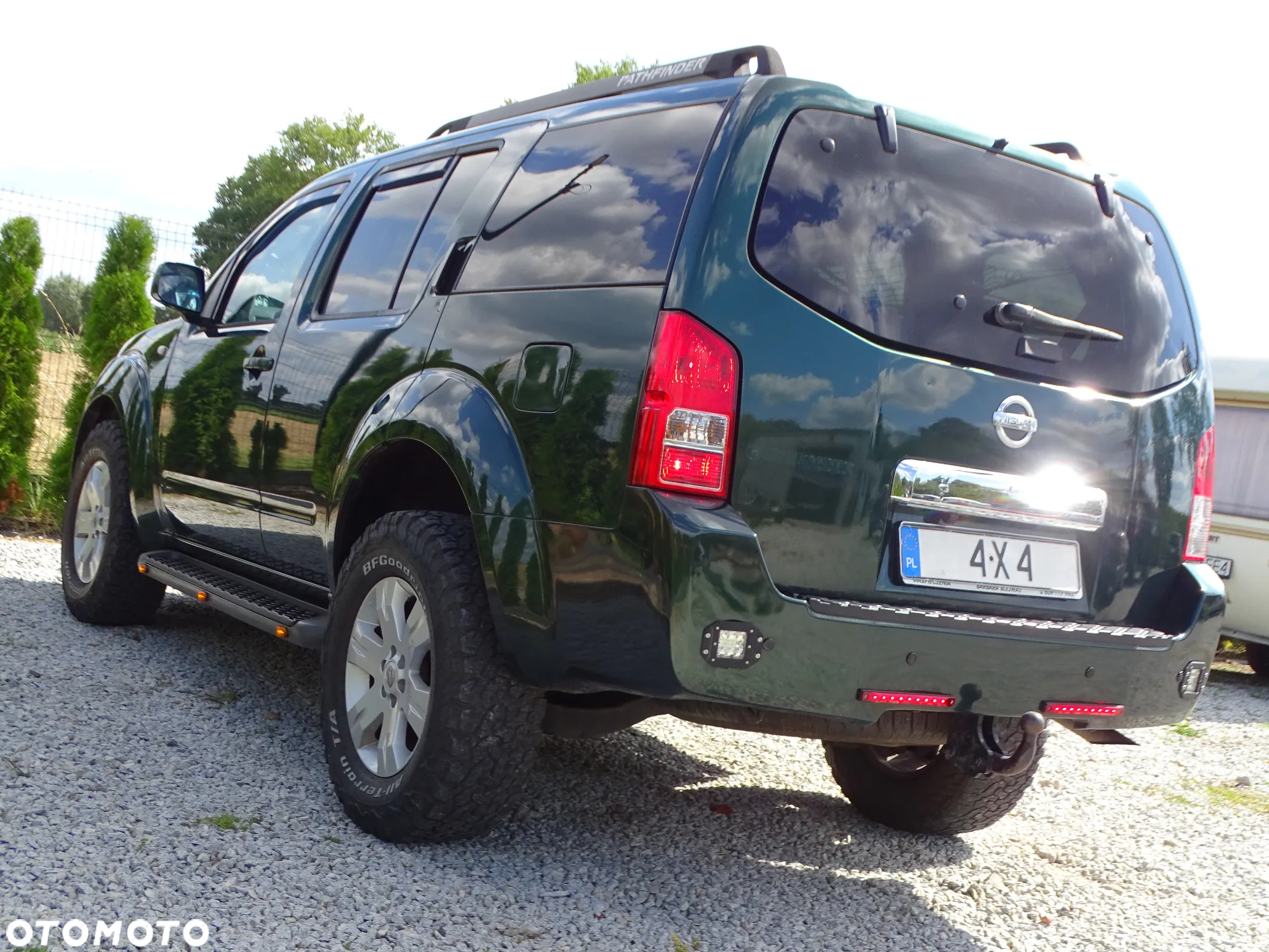 Nissan Pathfinder 2.5 DCi Elegance + - 4