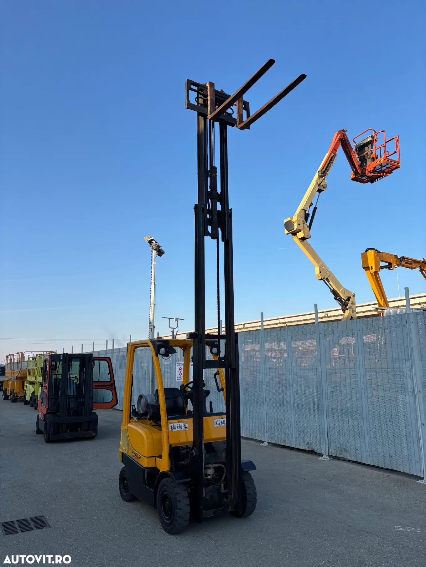 Hyster H1.8FT GPL Triplex - 16