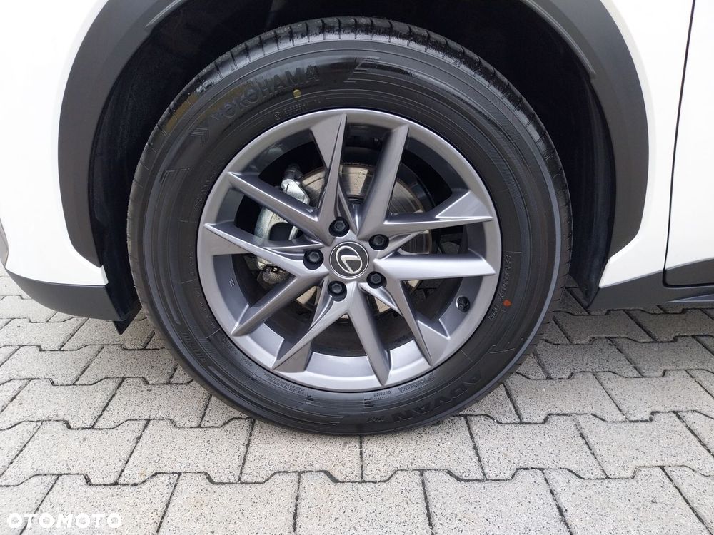 Lexus LBX 1.5 Hybrid - 30