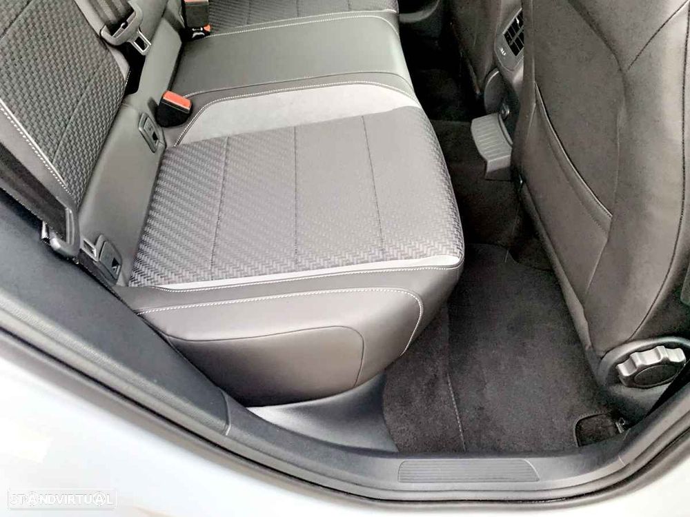 VW T-Roc 2.0 TSI OPF 4MOTION DSG - 32