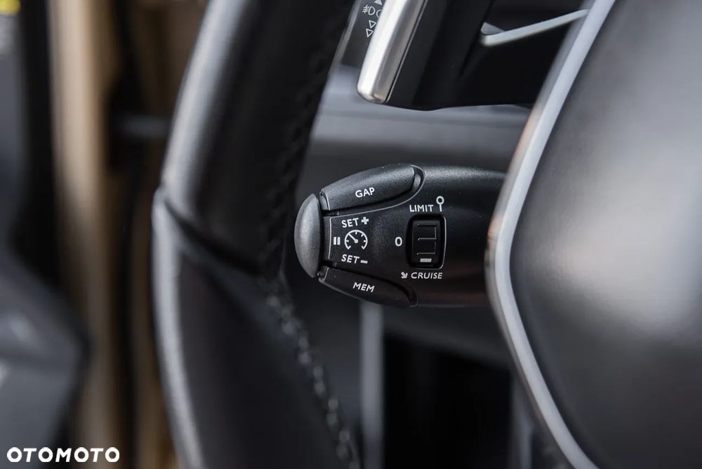 Peugeot 5008 1.6 THP Allure S&S EAT6 - 24
