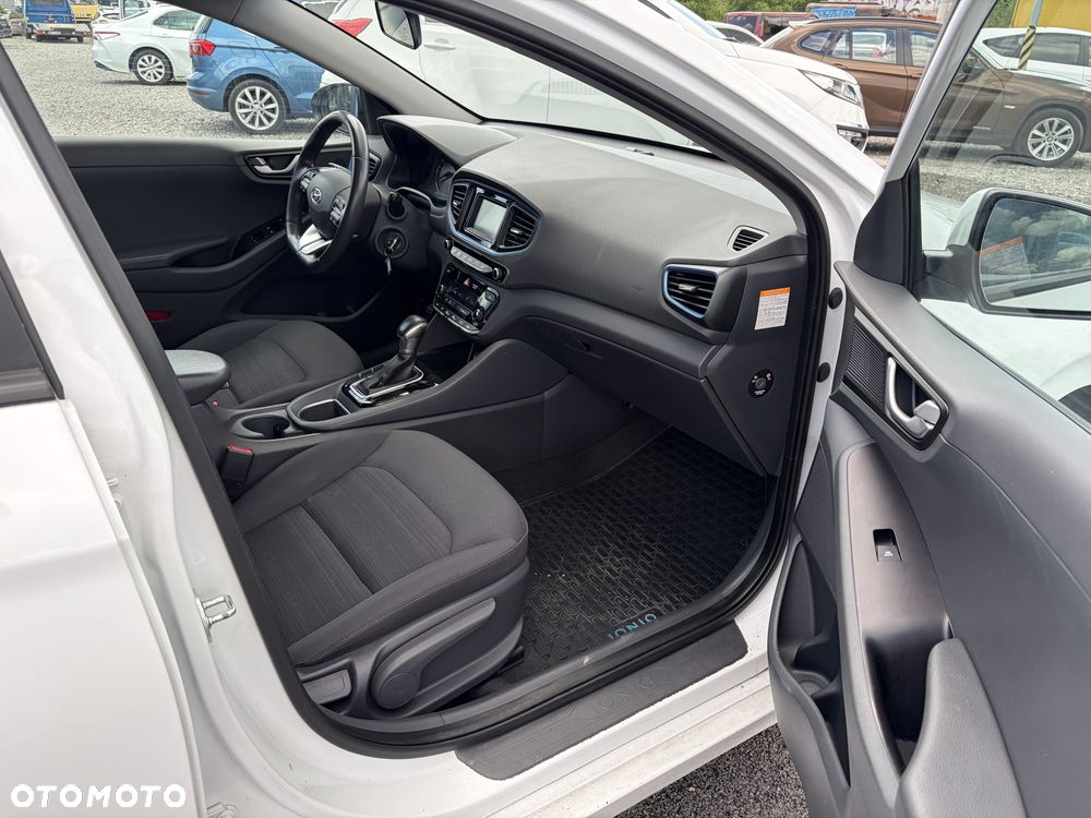 Hyundai IONIQ - 19