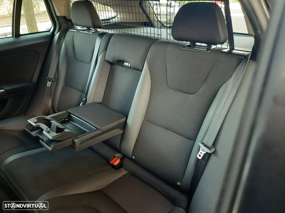 Volvo V60 1.6 D2 Drive Summum Start/Stop - 7