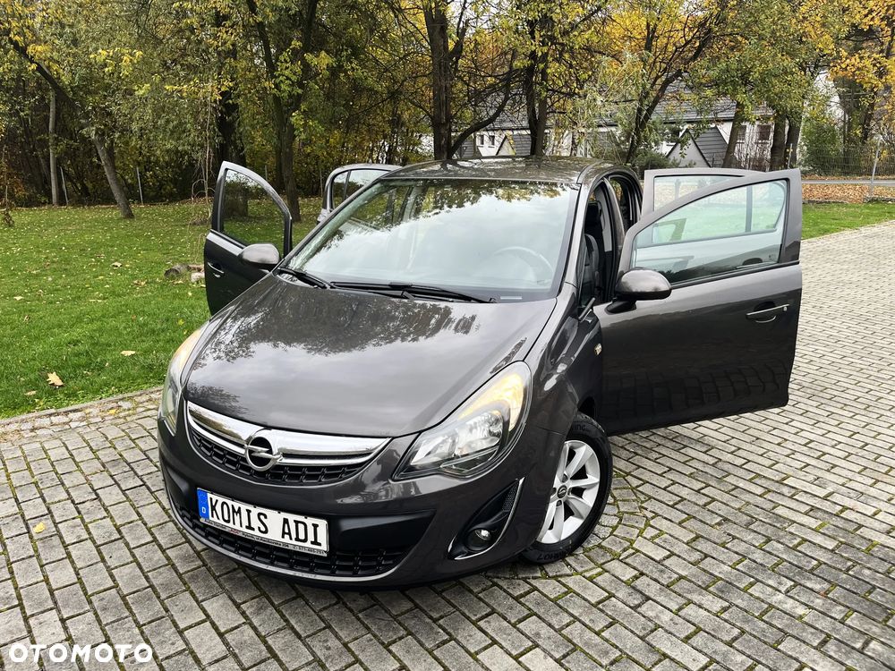 Opel Corsa 1.2 16V Cosmo - 2