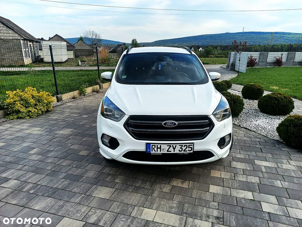 Ford Kuga 2.0 TDCi 2x4 ST-Line - 4