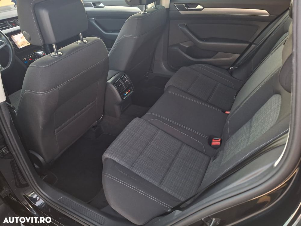 Volkswagen Passat - 16