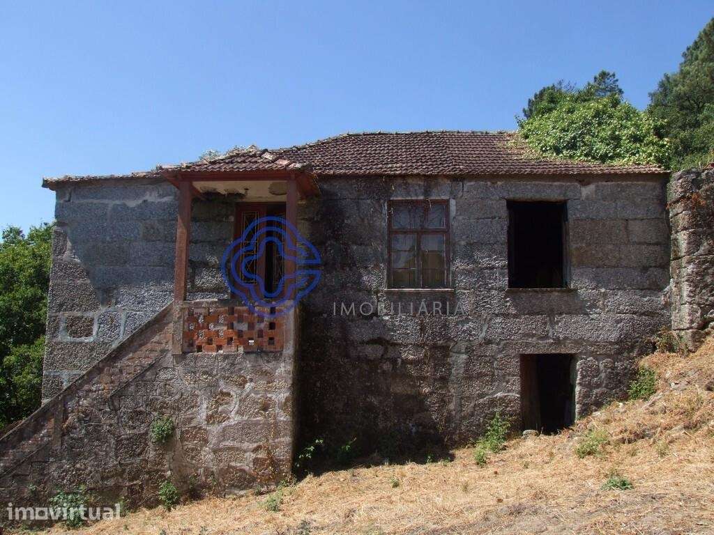 Moradia com terreno de 46000m2 - Grande imagem: 3/38