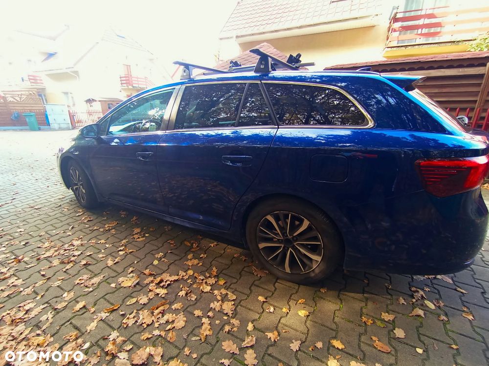 Toyota Avensis 2015 photo 5