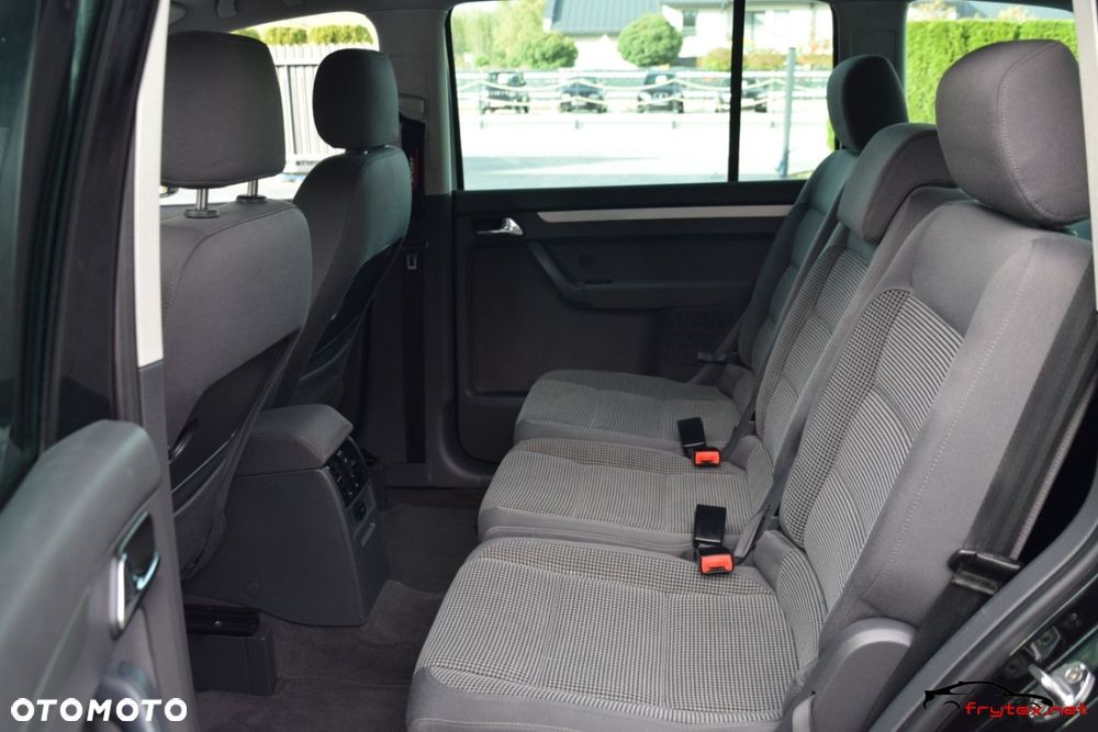 Volkswagen Touran - 20