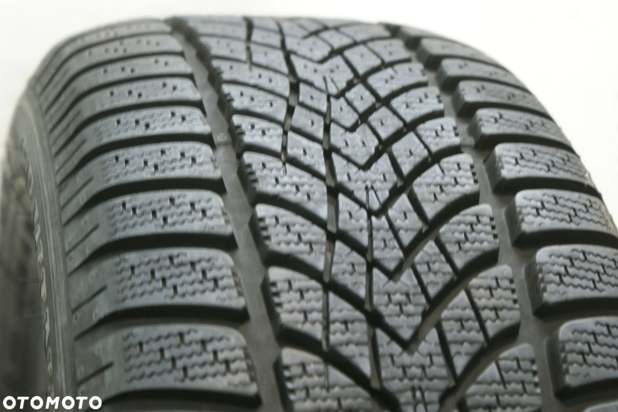 225/55R18 DUNLOP SP WINTER SPORT 4D , 8,1mm 2024r B1800 - 2