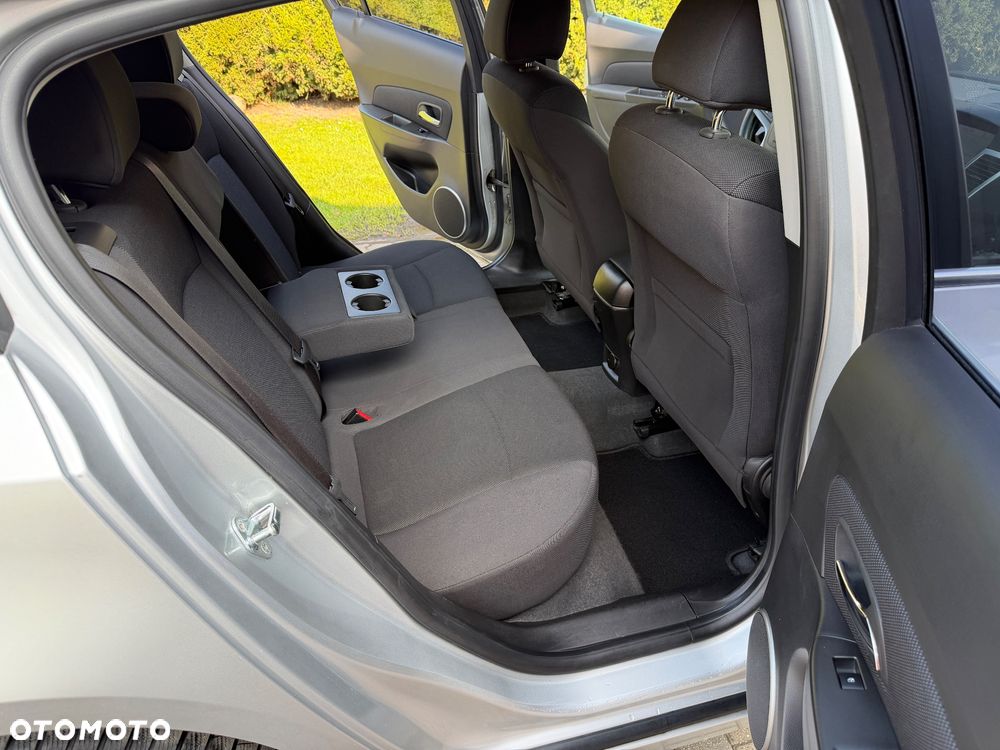 Chevrolet Cruze 1.8 LT+ - 25