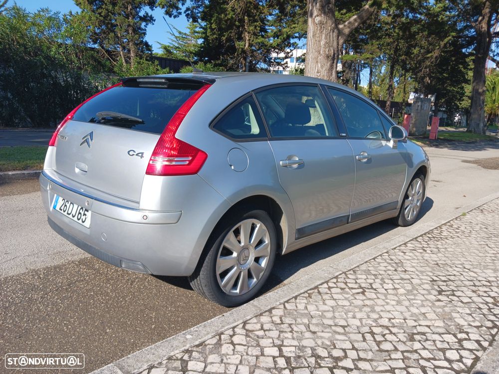 Citroën C4 1.6 HDi 110 Exclusive - 13