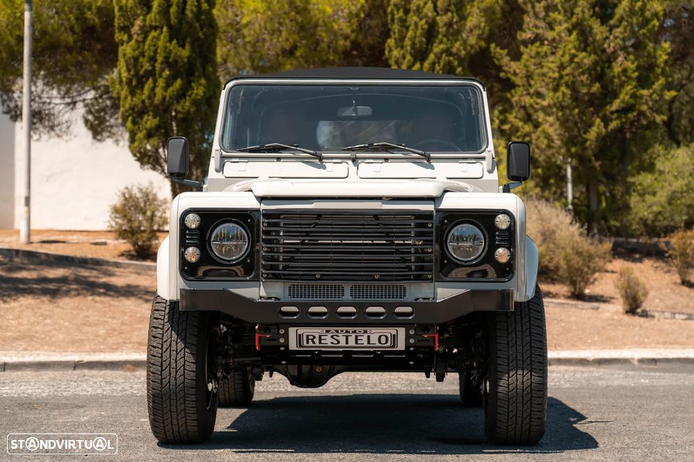 Land Rover Defender - 10