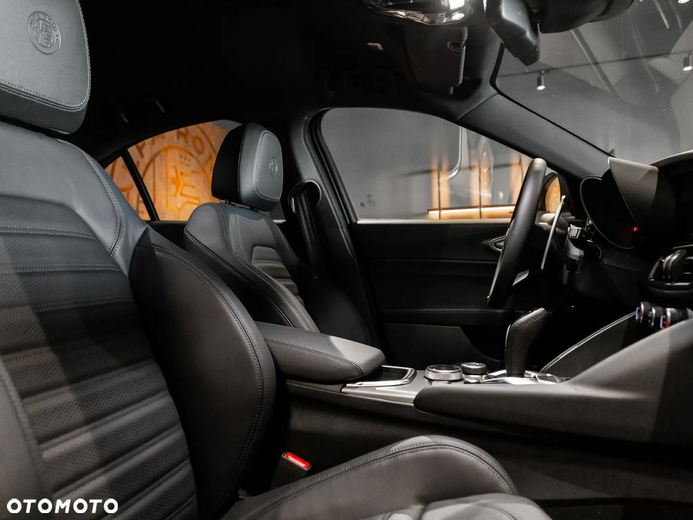 Alfa Romeo Giulia 2.2 D Turbo Veloce Q4 - 5