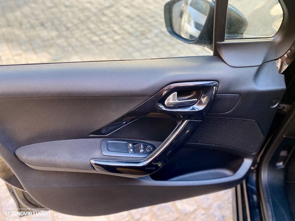 Peugeot 208 1.6 BlueHDi Allure - 10
