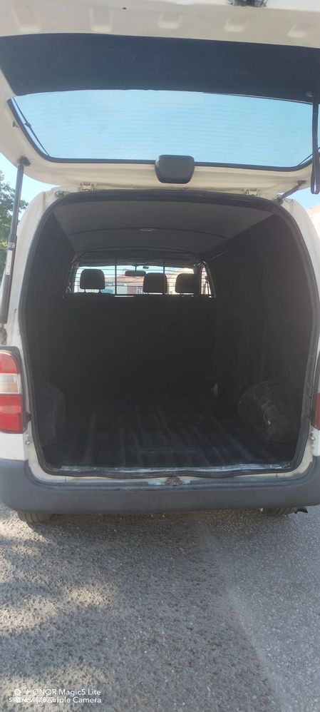 Toyota HIACE - 11