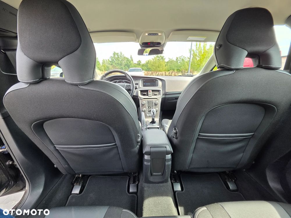 Volvo V40 D2 Momentum - 27