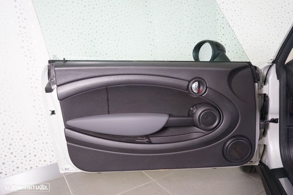 MINI 3 Portas Cooper D - 17