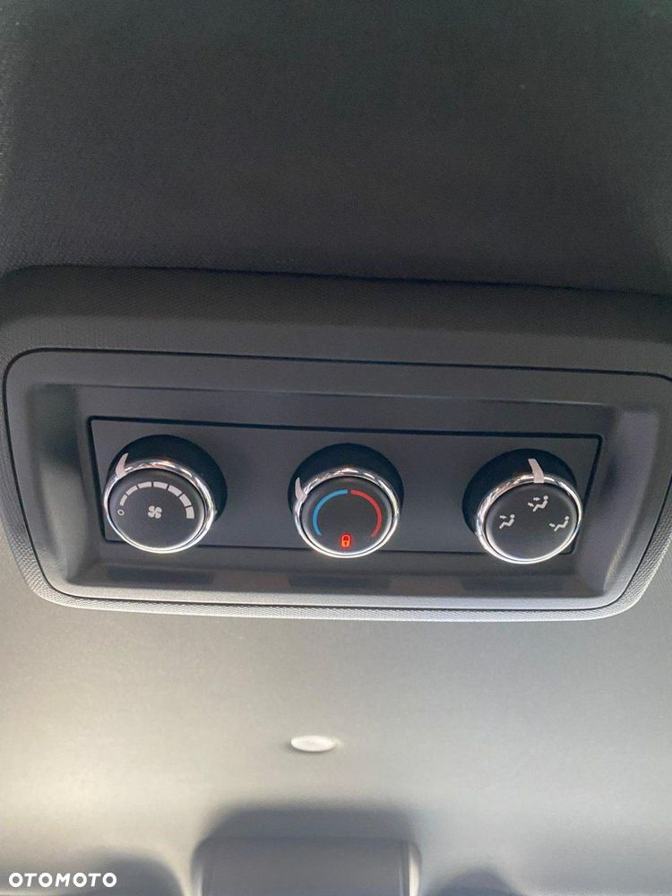 Dodge Grand Caravan - 11