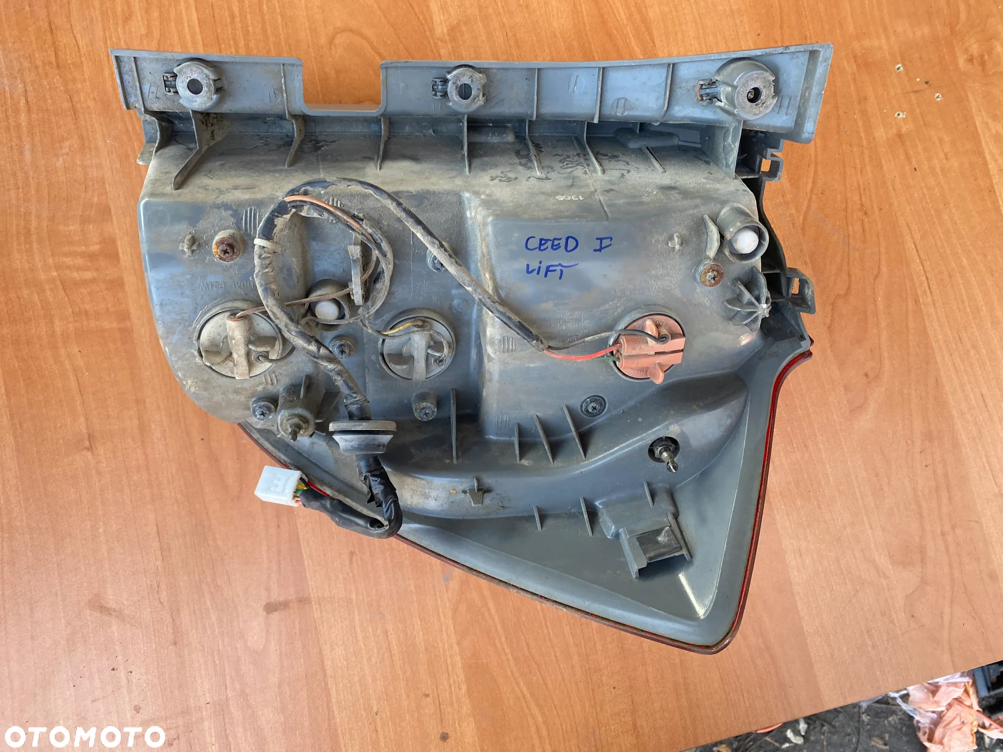 LAMPA TYŁ TYLNA PRAWA LUB LEWA KIA CEED I LIFT - 15