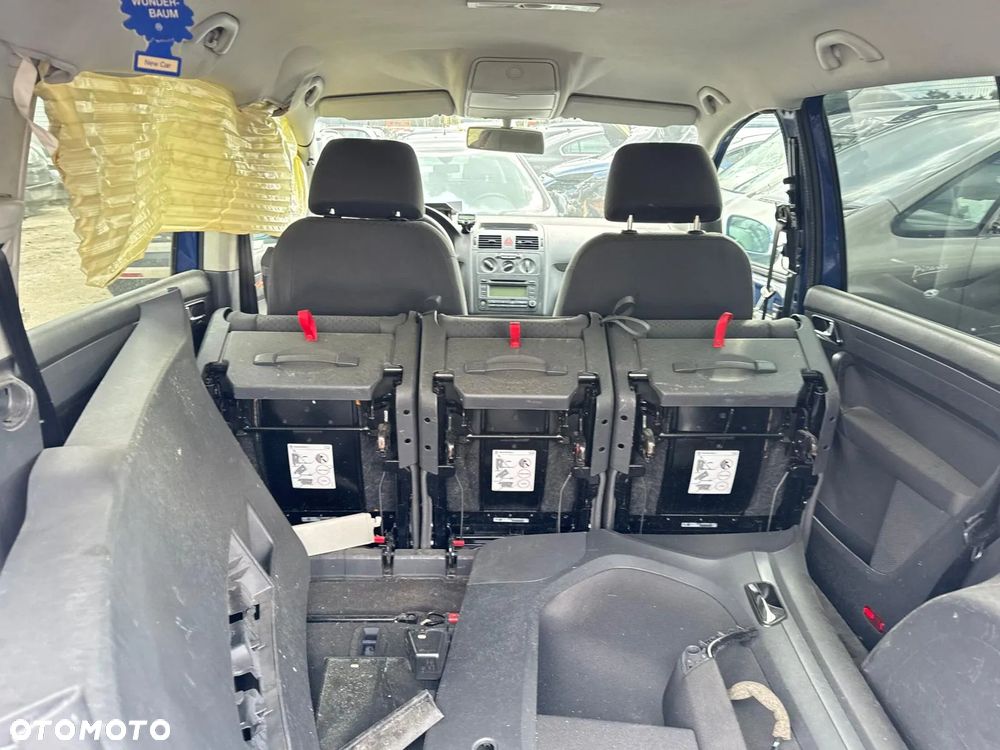 Volkswagen Touran  1.6TDI 2011r kod silnika CAYC Kod lakieru LR5T  Kod skrzyni NKA - 11