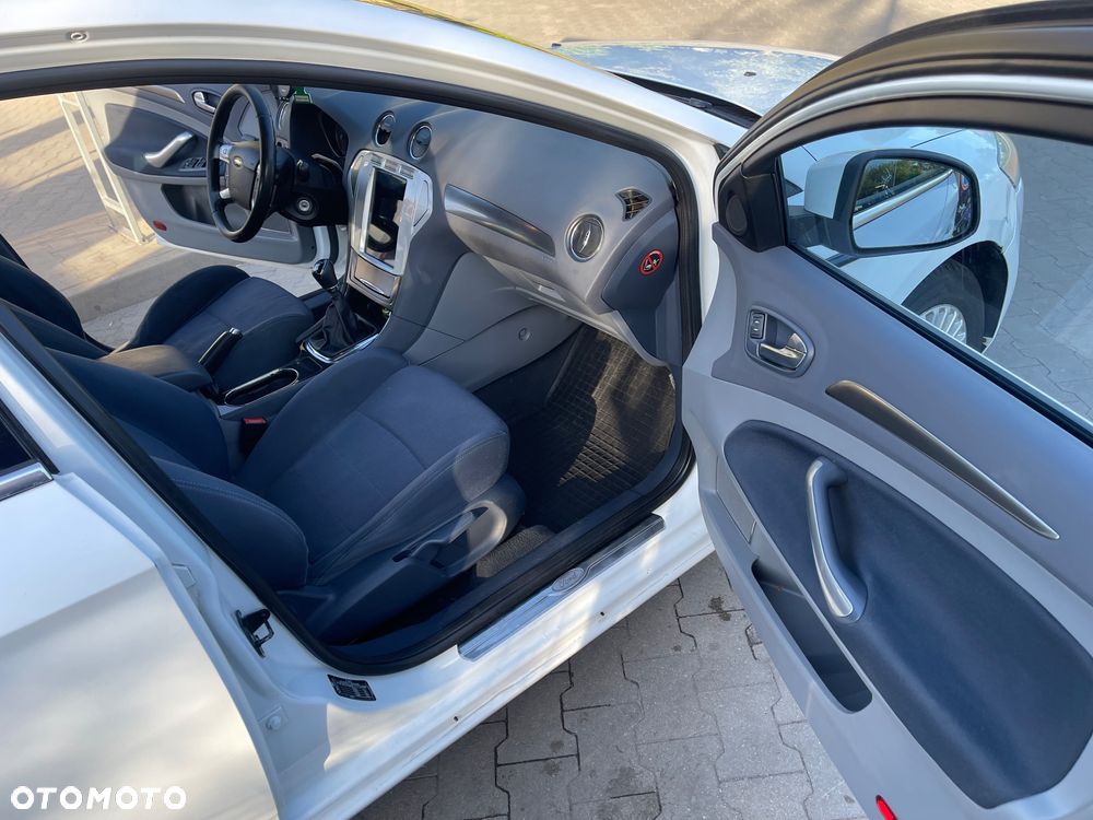 Ford Mondeo - 10