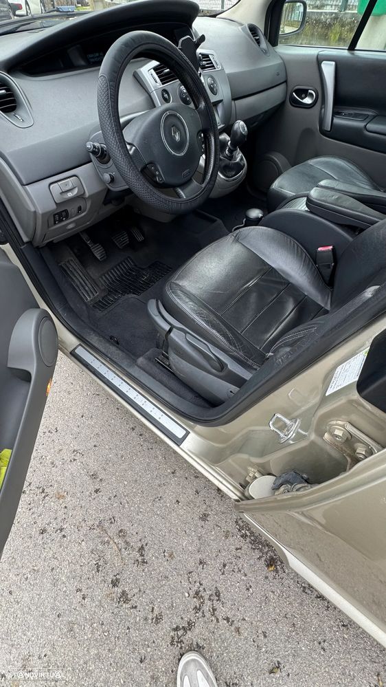 Renault Scénic 1.5 dCi SE Exclusive - 11