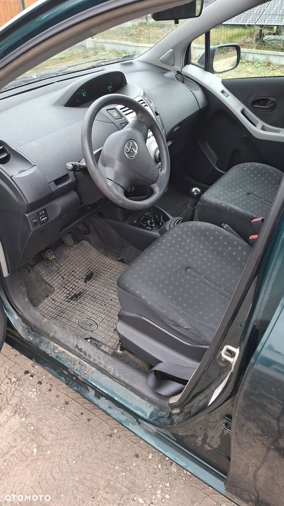 Toyota Yaris 1.0 Terra A/C - 10