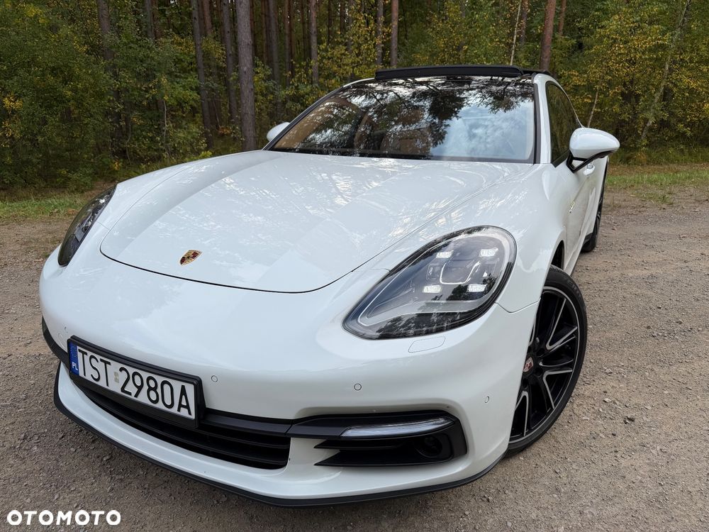 Porsche Panamera 4 E-Hybrid - 5