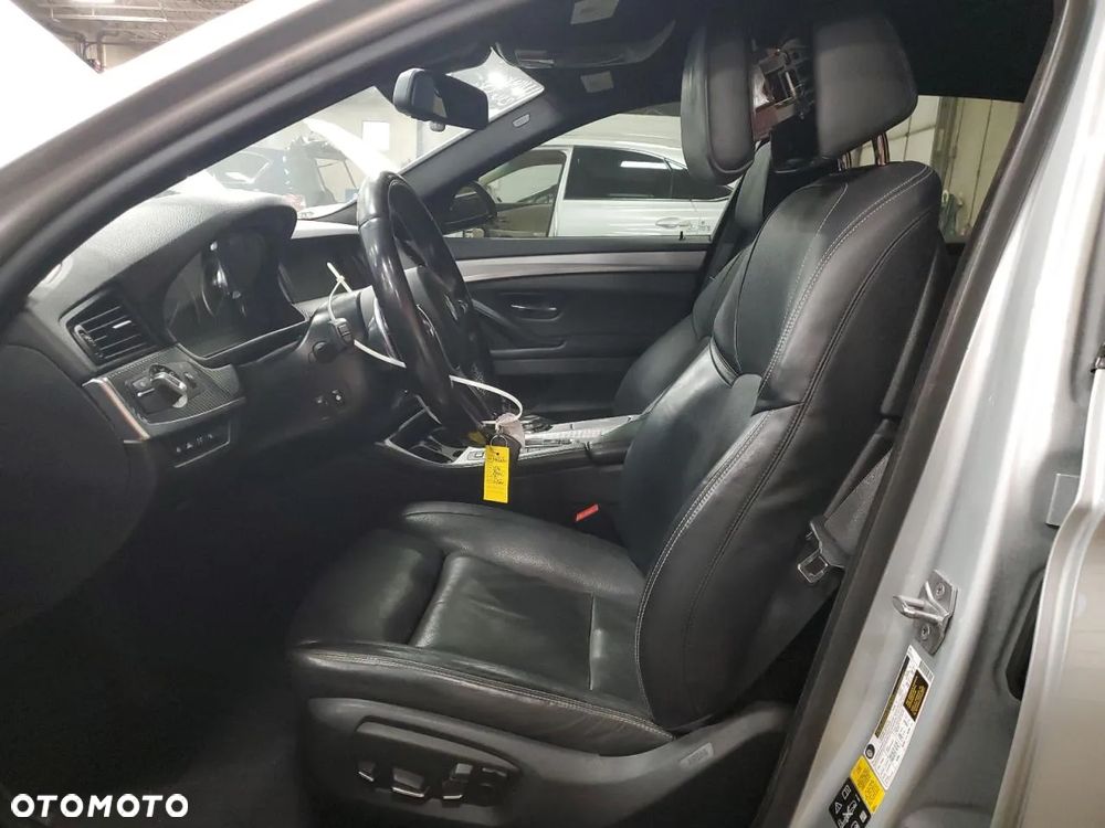 BMW Seria 5 535i xDrive Sport-Aut Luxury Line - 8