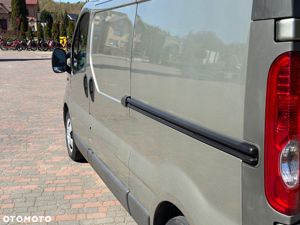 Opel Vivaro L2H1 2.9t - 24