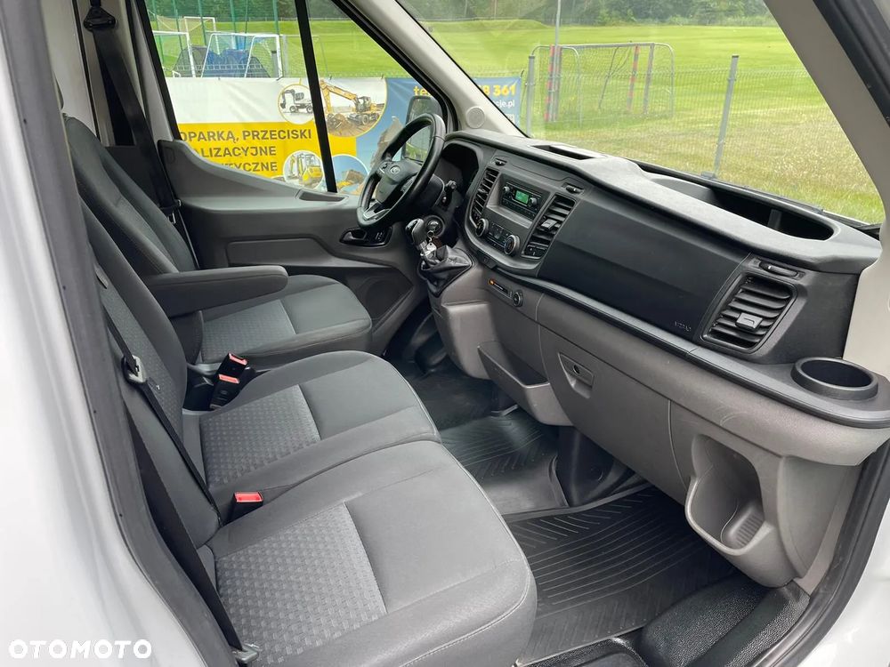 Ford Transit - 25