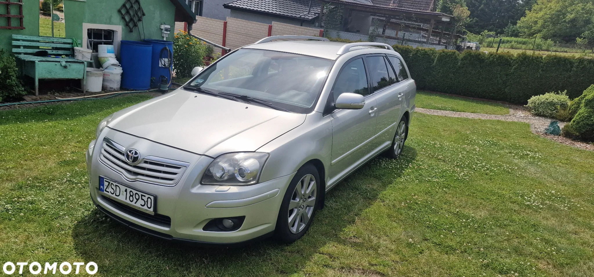 Toyota Avensis 2.0 D-4D Sol - 2