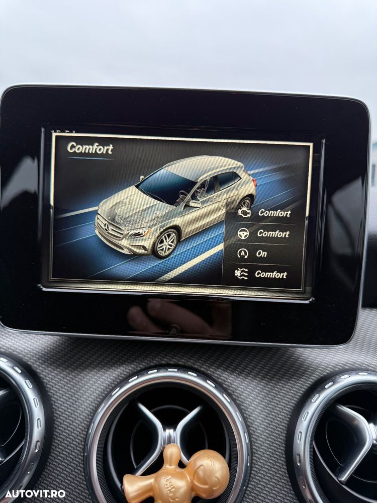 Mercedes-Benz GLA 200 7G-DCT - 11