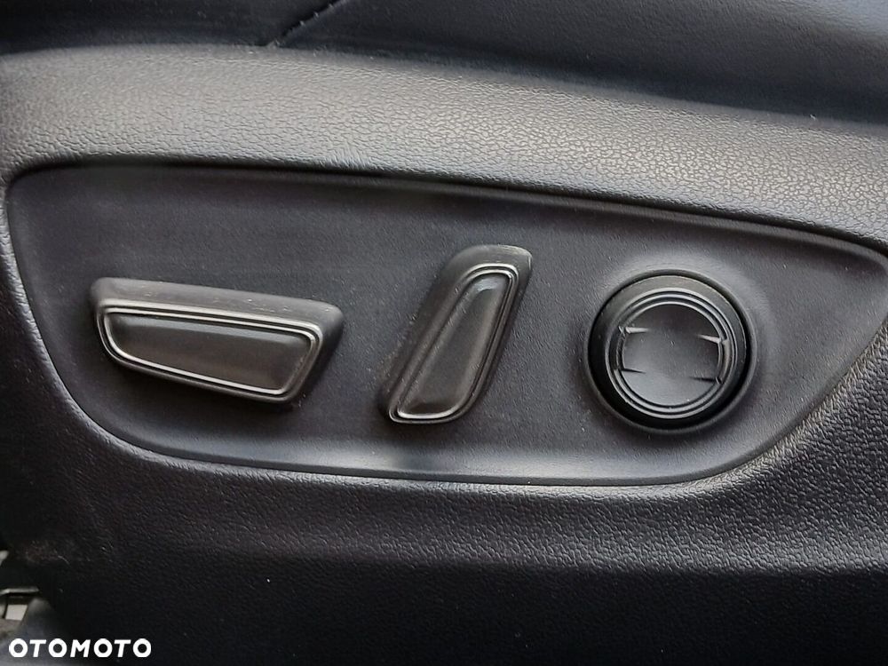Suzuki Across 2.5 Plug-in Hybrid Elegance 4WD CVT - 35