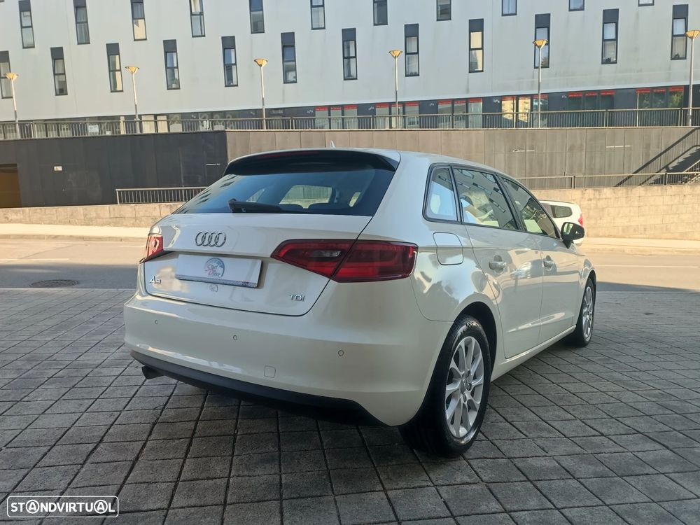 Audi A3 Sportback 1.6 TDI Advance Ultra - 7
