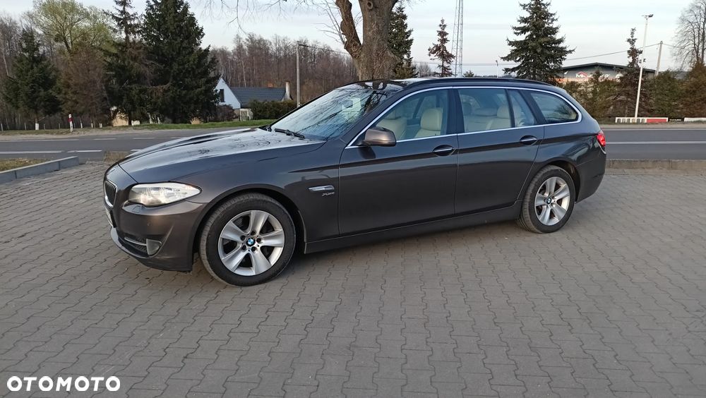 BMW Seria 5 525d xDrive Luxury Line - 16