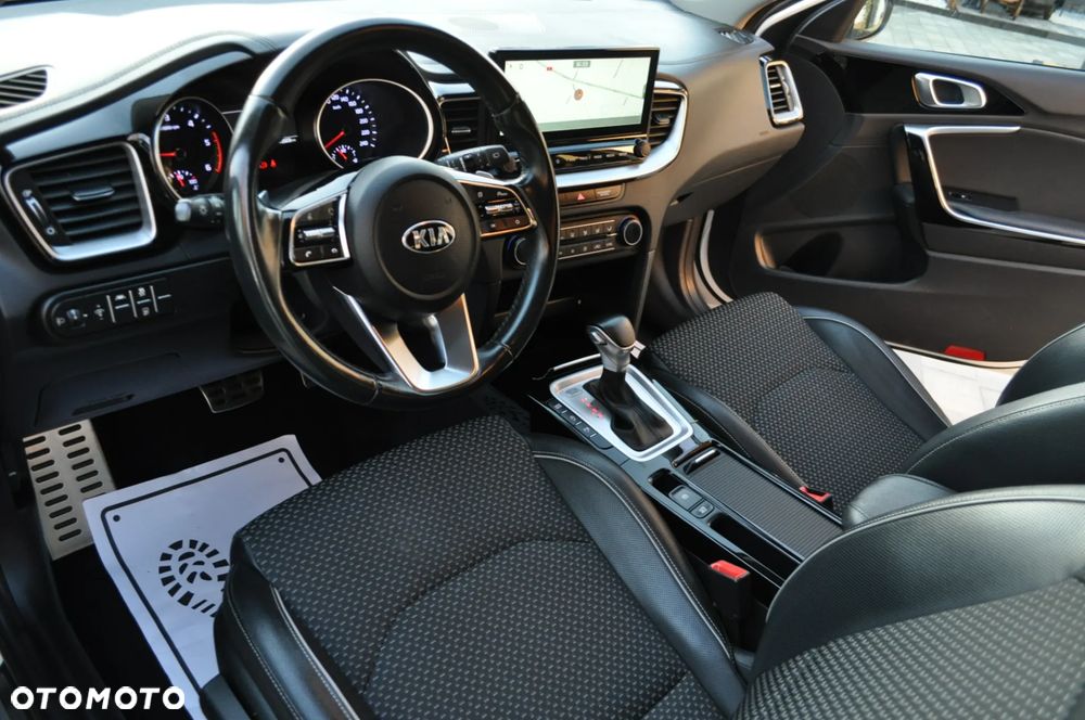 Kia XCeed 1.6 CRDi DCT7 PLATINUM EDITION - 30