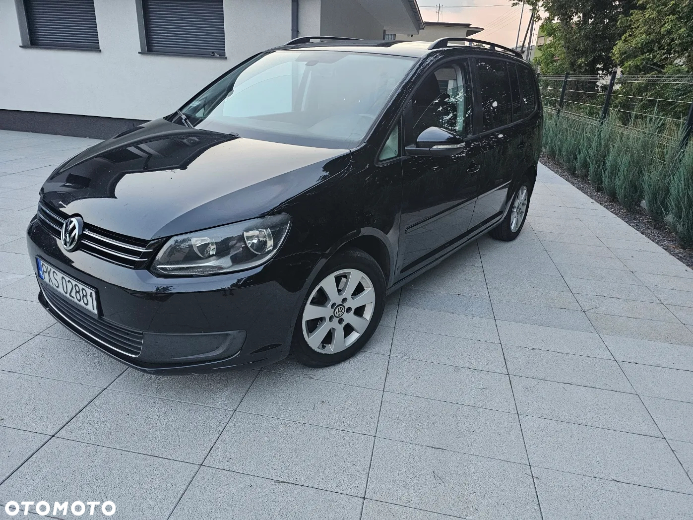 Volkswagen Touran 2.0 TDI DPF BlueMotion Technology DSG Comfortline - 2