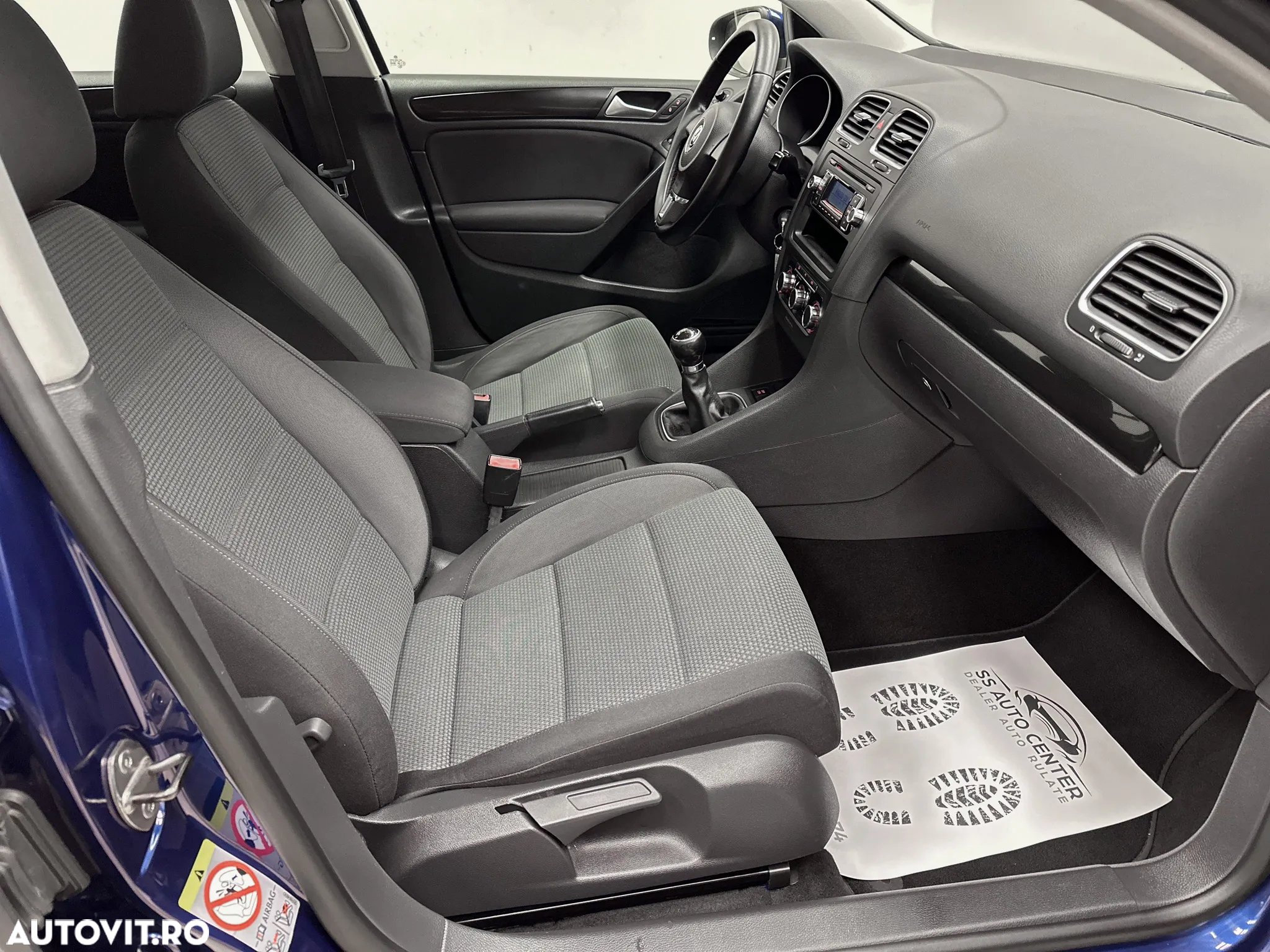 Volkswagen Golf 1.6 Comfortline - 11