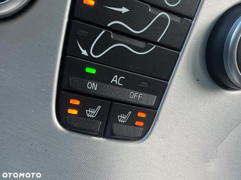 Volvo V50 T5 Momentum - 24