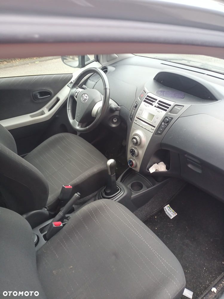 Toyota Yaris 1.0 VVT-i - 7