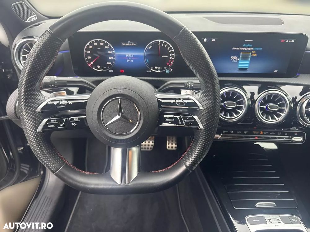 Mercedes-Benz A 250 e Sedan Aut. - 11
