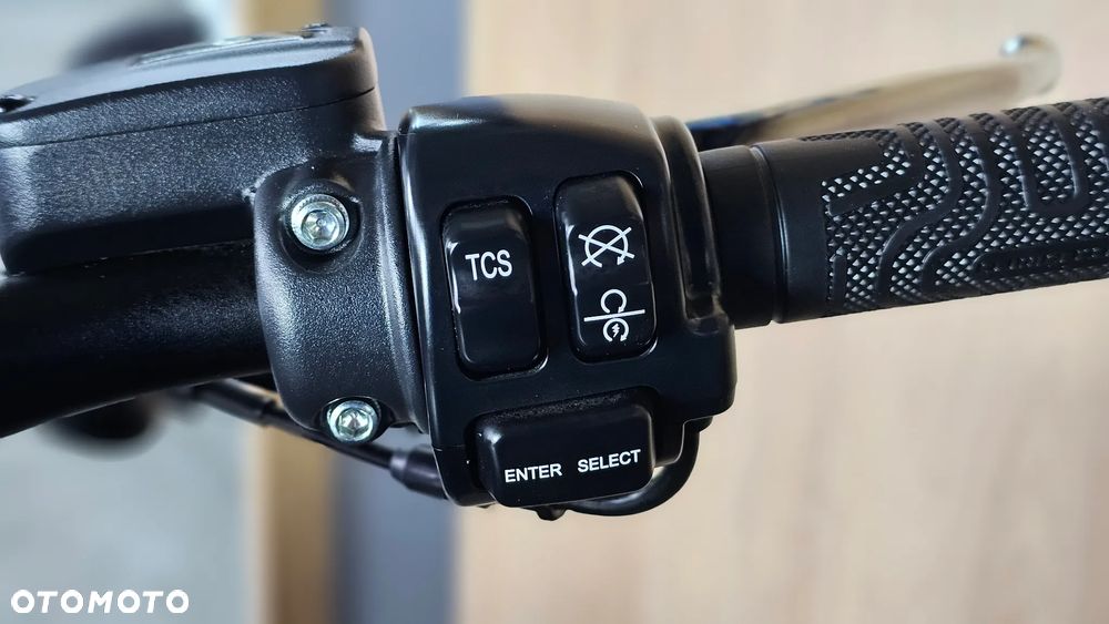 QJMOTOR SRV 600V - 16