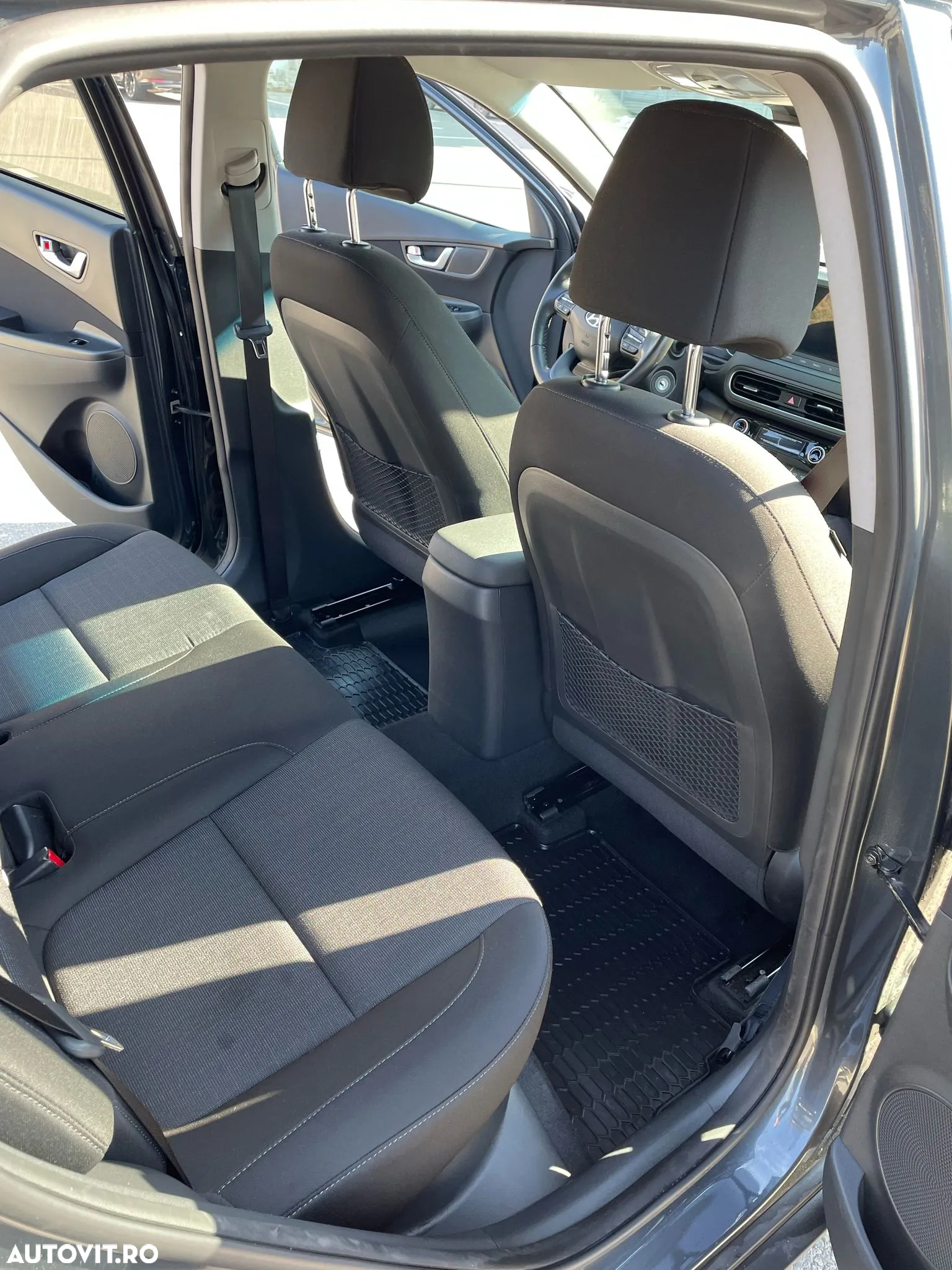Hyundai KONA - 15