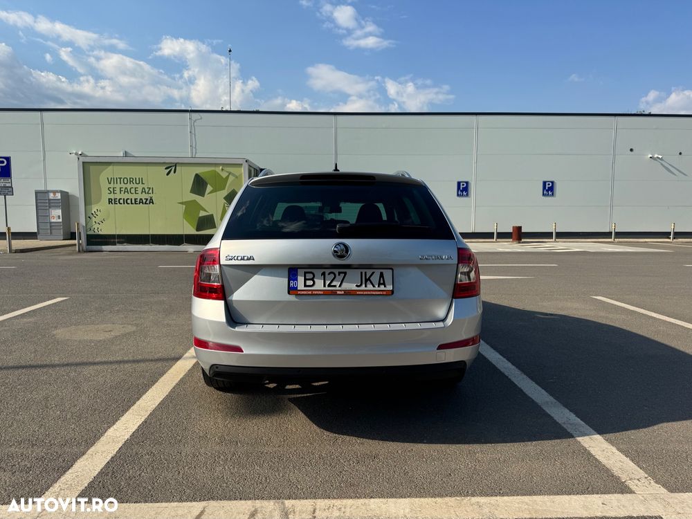Skoda Octavia 2.0 TDI DSG Style - 4